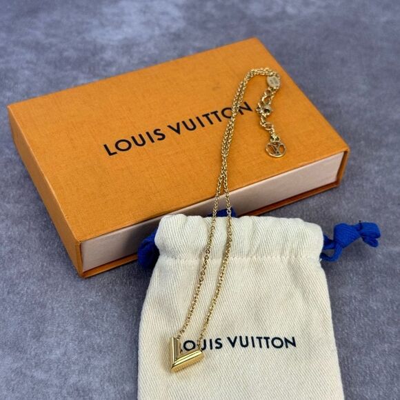 Louis Vuitton V Essentials Goldtone Necklace - Picture 9 of 9